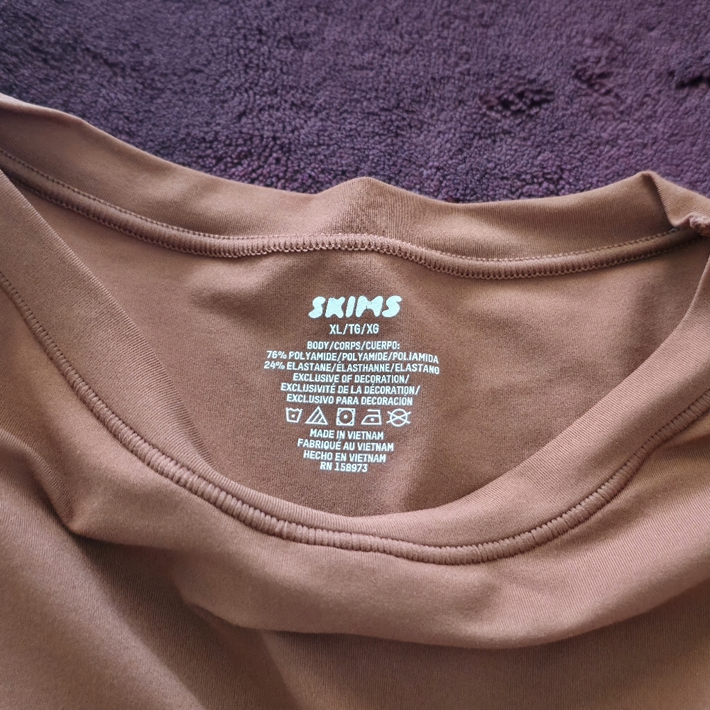 SKIMS Fits Everybody Long Sleeve T-Shirt – Saffron – Size XL - Picture 2 of 2
